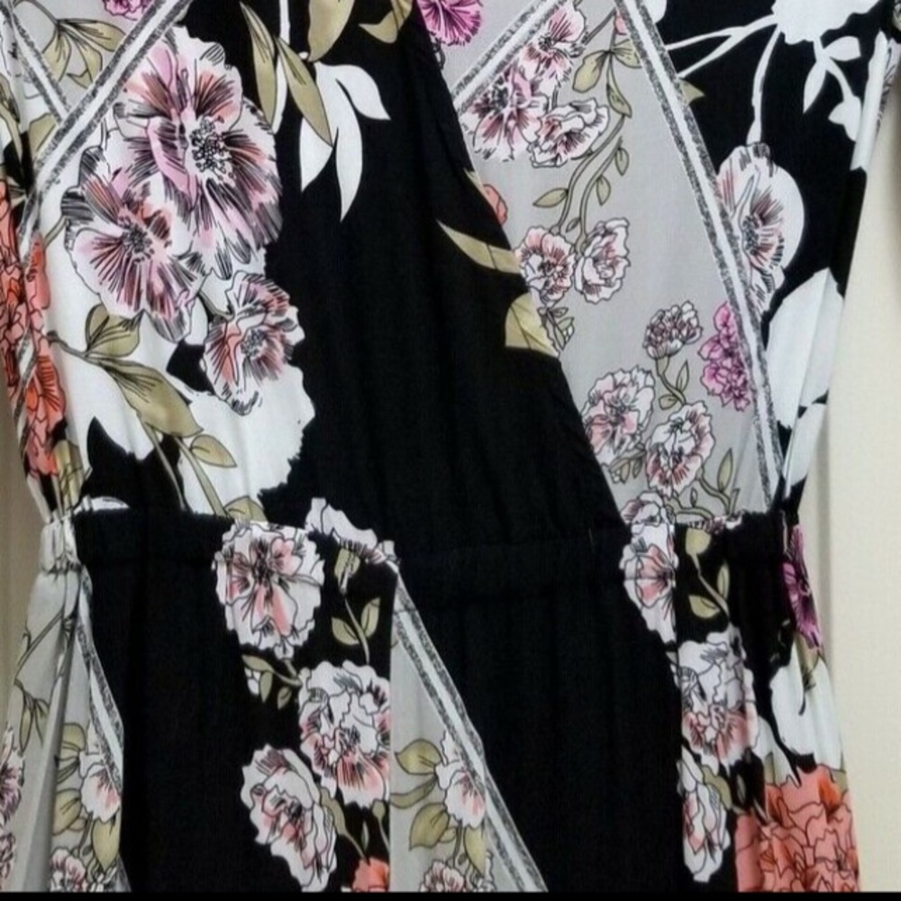 Jaase Black Floral Wide leg Deep V-neck Tie Waist Jumpsuit - Picture 11 of 16